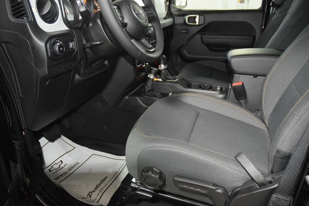 2026 Jeep Wrangler Sport - 23022253 - 37