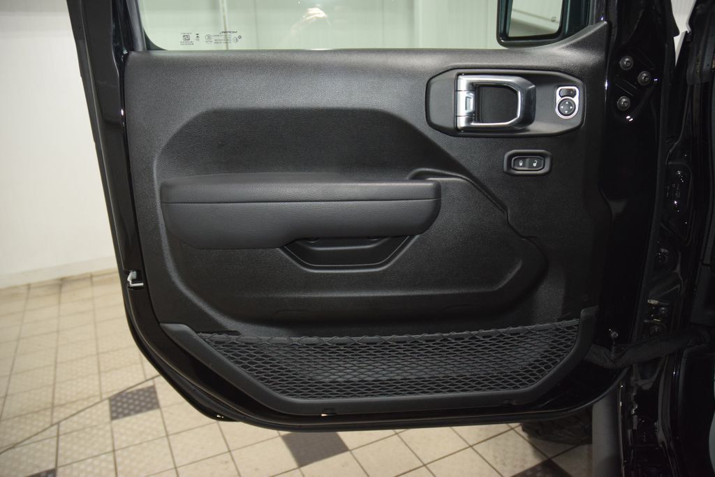 2026 Jeep Wrangler Sport - 23022253 - 41