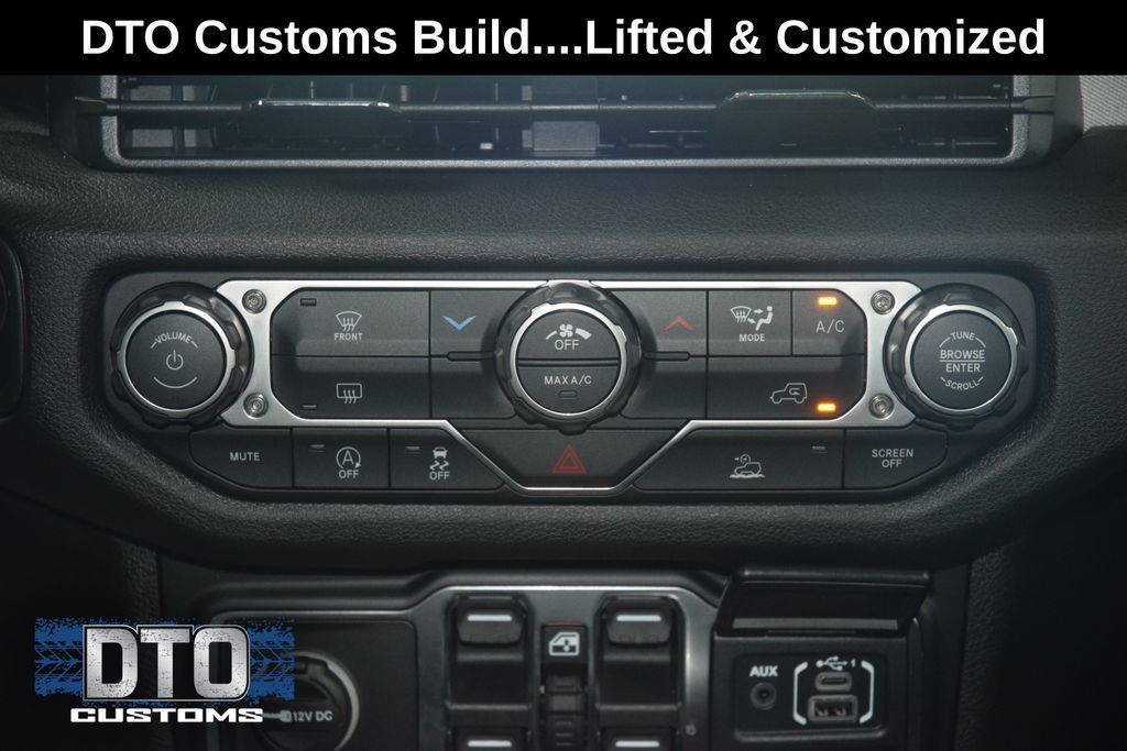 2026 Jeep Wrangler Sport S - 23022253 - 29