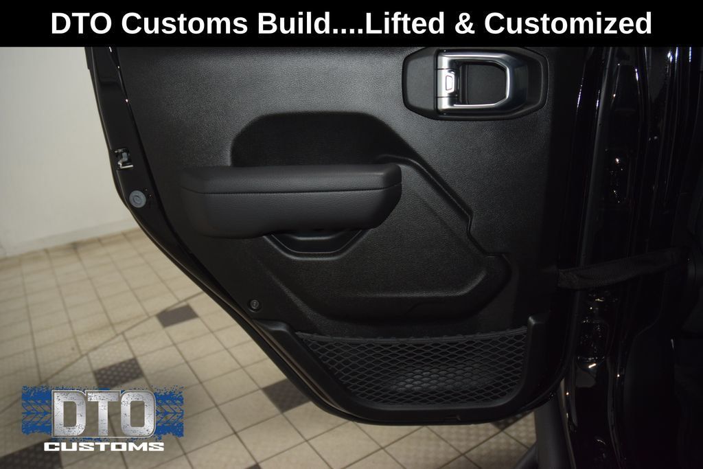 2026 Jeep Wrangler Sport S - 23022253 - 40