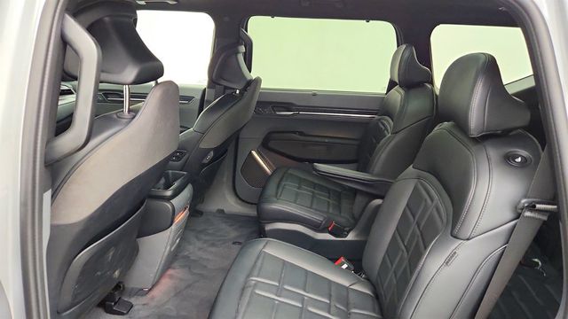 2026 Kia EV9 Land AWD w/ Nightfall Edition Package - 23075586 - 18