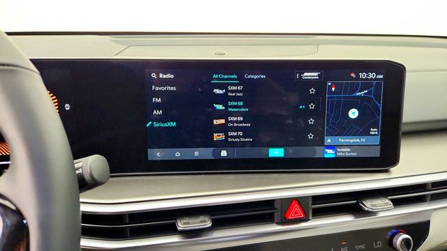2026 Kia Sorento Hybrid EX AWD w/ Premium Pkg, Panoramic Roof & Bose Audio - 23102018 - 17