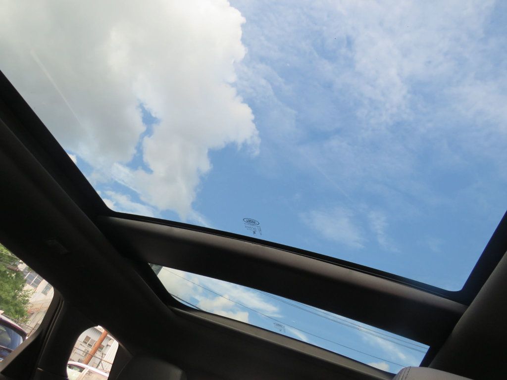 Land Rover Range Rover Evoque photo 24