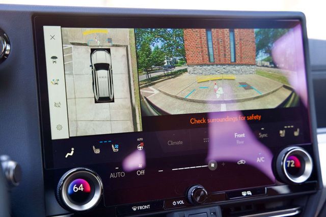 2026 Lexus GX Local Trade/Premium Plus/Heated&CooledSeats/Heads Up Display/NAV - 23028816 - 28