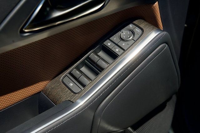 2026 Lexus GX Local Trade/Premium Plus/Heated&CooledSeats/Heads Up Display/NAV - 23028816 - 38