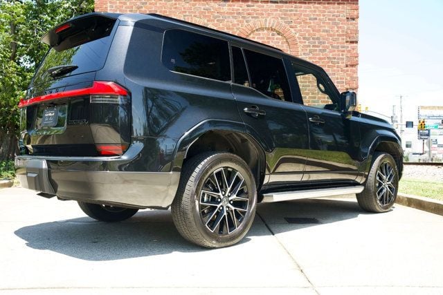 2026 Lexus GX 460 550 Premium's photo