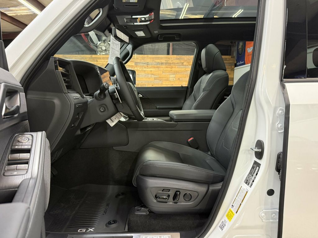 2026 Lexus GX Luxury Plus/Heated&Cooled Massaging Seats/Mark Levinson Audio - 23097597 - 18
