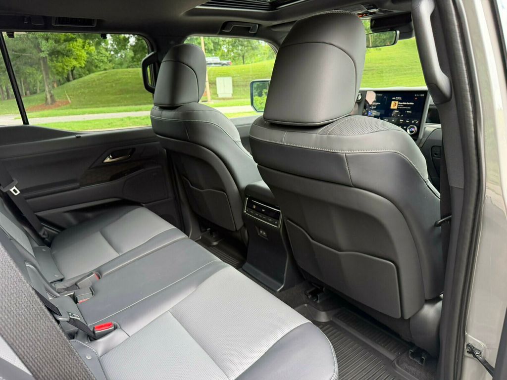 2026 Lexus GX Mark Levinson Premium Audio, Head-Up Display, Cold Area Package - 23032285 - 26
