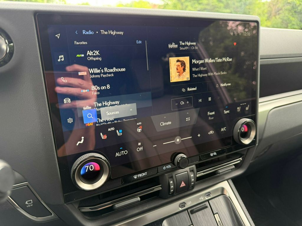 2026 Lexus GX Mark Levinson Premium Audio, Head-Up Display, Cold Area Package - 23032285 - 35
