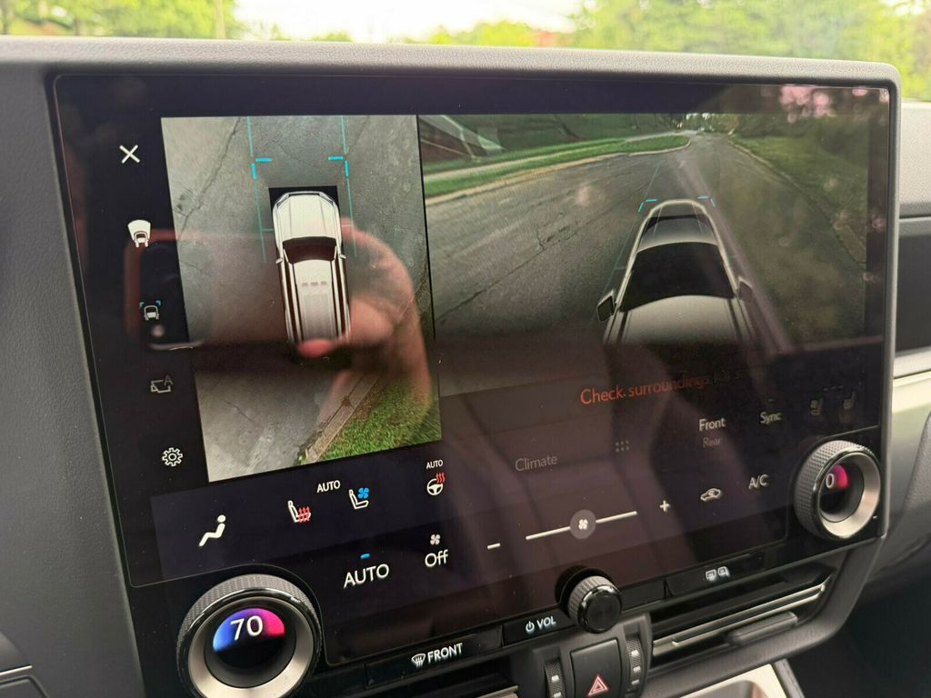 2026 Lexus GX Mark Levinson Premium Audio, Head-Up Display, Cold Area Package - 23032285 - 39