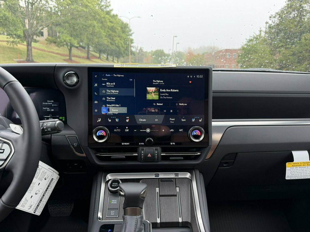 2026 Lexus GX Premium Plus Pkg/Heated&Cooled Seats/Mark Levinson Audio/Sunroof - 23089872 - 28