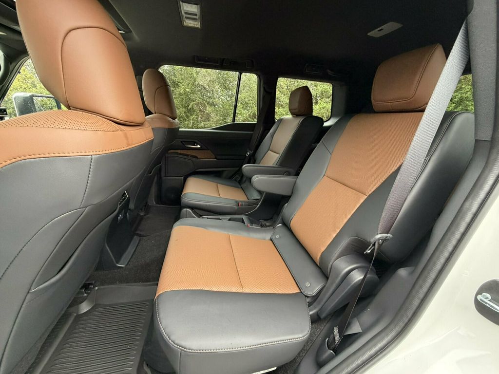2026 Lexus GX Premium Plus Pkg/Heated&Cooled Seats/Mark Levinson Audio/Sunroof - 23089872 - 32