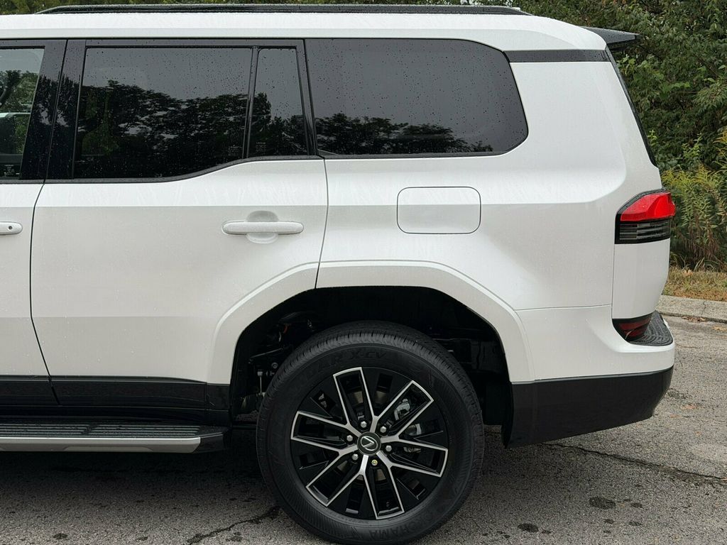 2026 Lexus GX Premium Plus Pkg/Heated&Cooled Seats/Mark Levinson Audio/Sunroof - 23089872 - 5