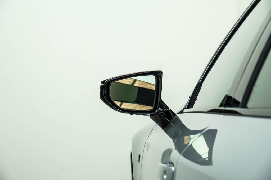 Lexus IS photo 15