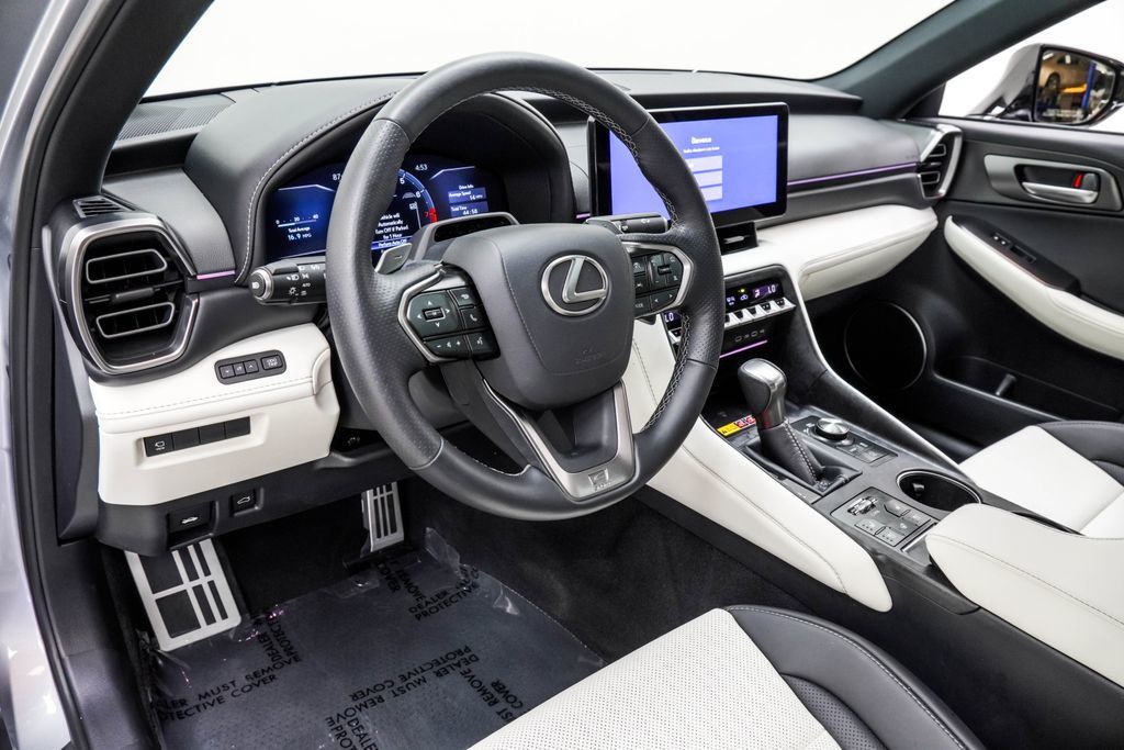 Lexus IS photo 21
