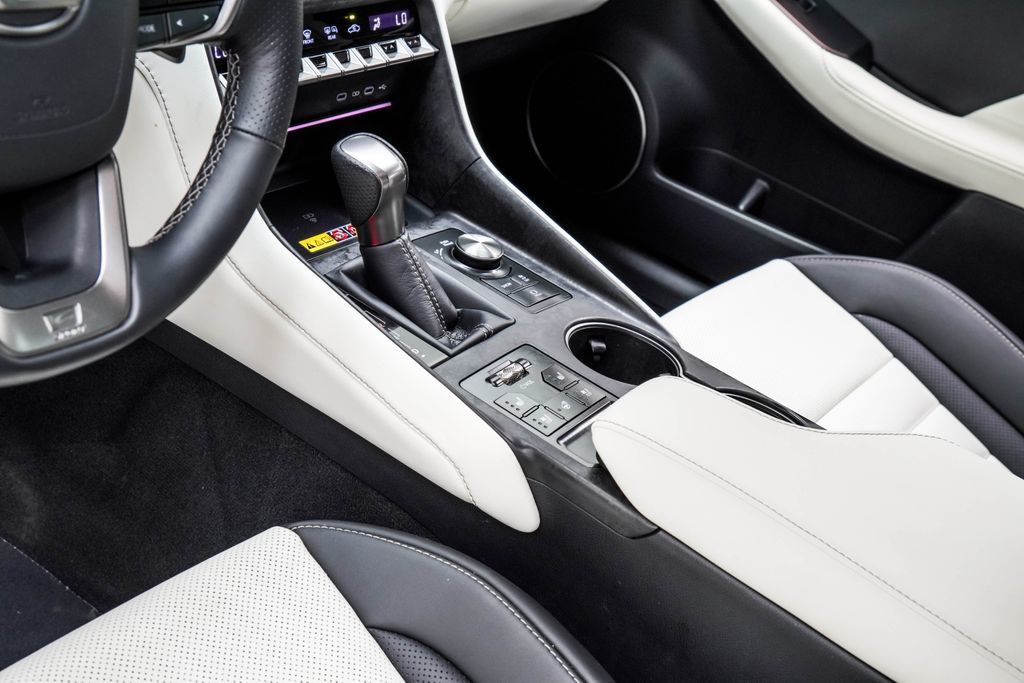 Lexus IS photo 22
