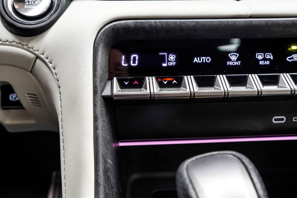 Lexus IS photo 30