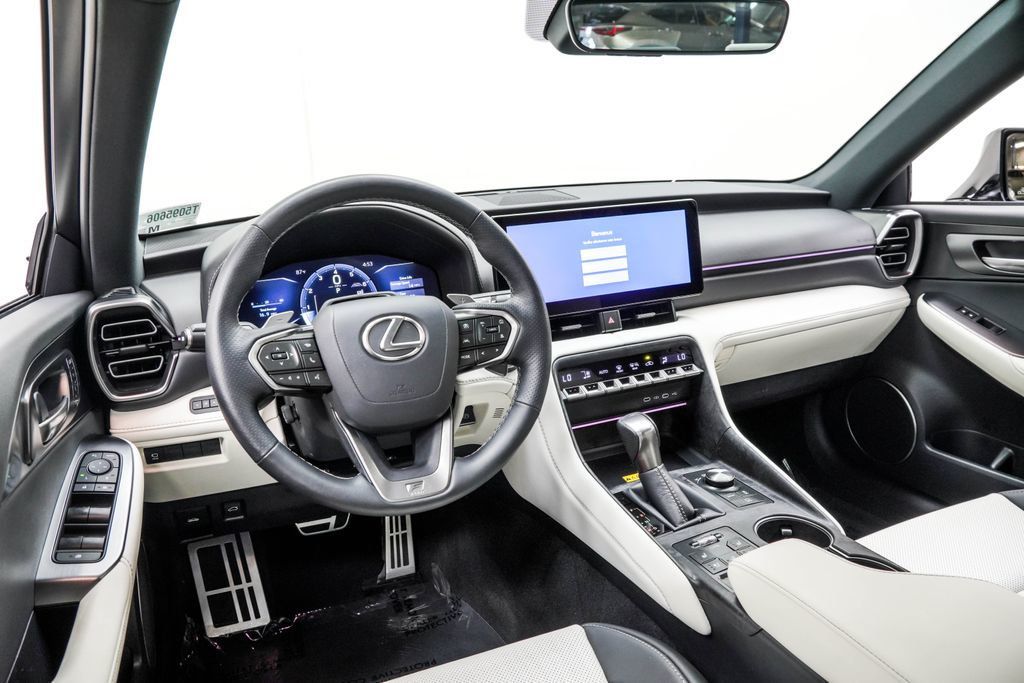 Lexus IS photo 4