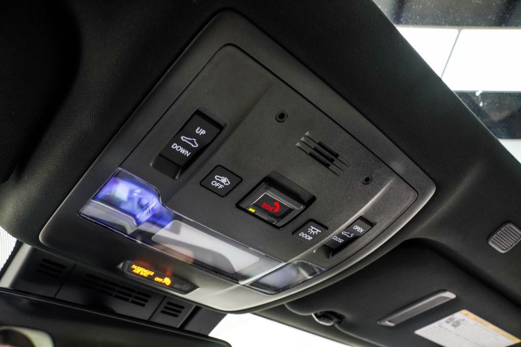 Lexus IS photo 40