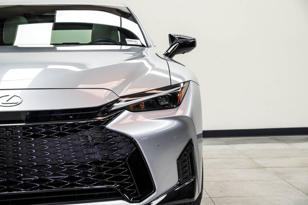 Lexus IS photo 8