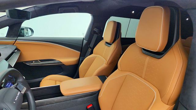 2026 Lucid Gravity Grand Touring AWD w/ Upgraded Orion Wheels in Platinum - 23012566 - 28