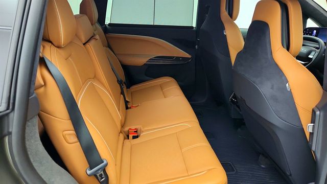 2026 Lucid Gravity Grand Touring AWD w/ Upgraded Orion Wheels in Platinum - 23012566 - 32