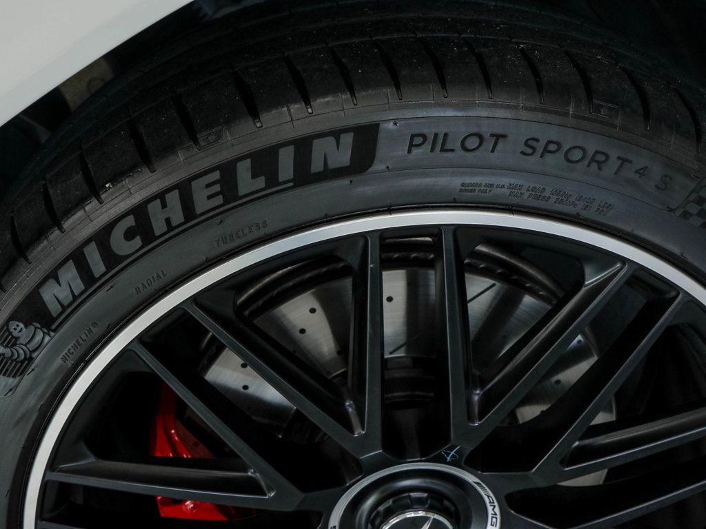 Mercedes-Benz GLS photo 16