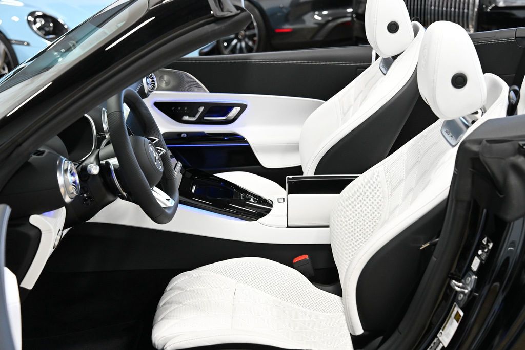 2026 Mercedes-Benz SL AMG SL 63 S E Performance Roadster - 22967893 - 32