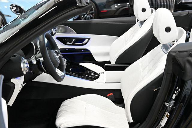 2026 Mercedes-Benz SL AMG SL 63 S E Performance Roadster - 22967893 - 32