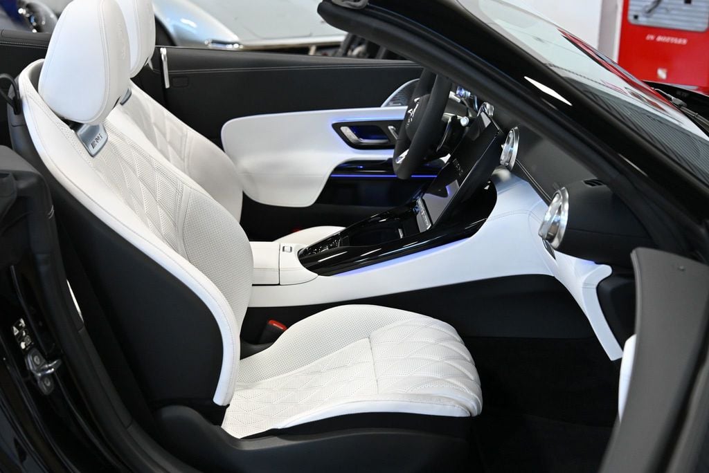 2026 Mercedes-Benz SL AMG SL 63 S E Performance Roadster - 22967893 - 47