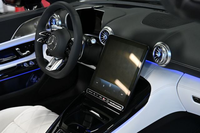 2026 Mercedes-Benz SL AMG SL 63 S E Performance Roadster - 22967893 - 49