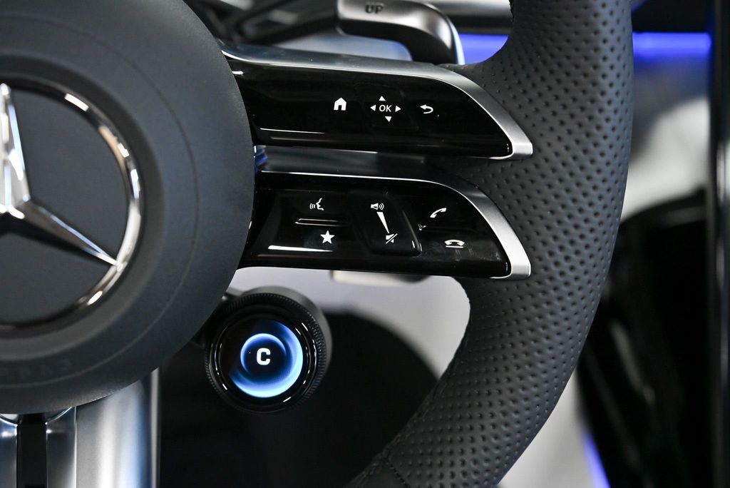 2026 Mercedes-Benz SL AMG SL 63 S E Performance Roadster - 22967893 - 55