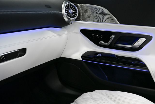 2026 Mercedes-Benz SL AMG SL 63 S E Performance Roadster - 22967893 - 70