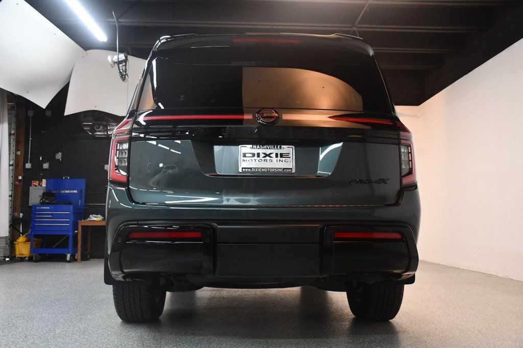 Nissan Armada photo 15