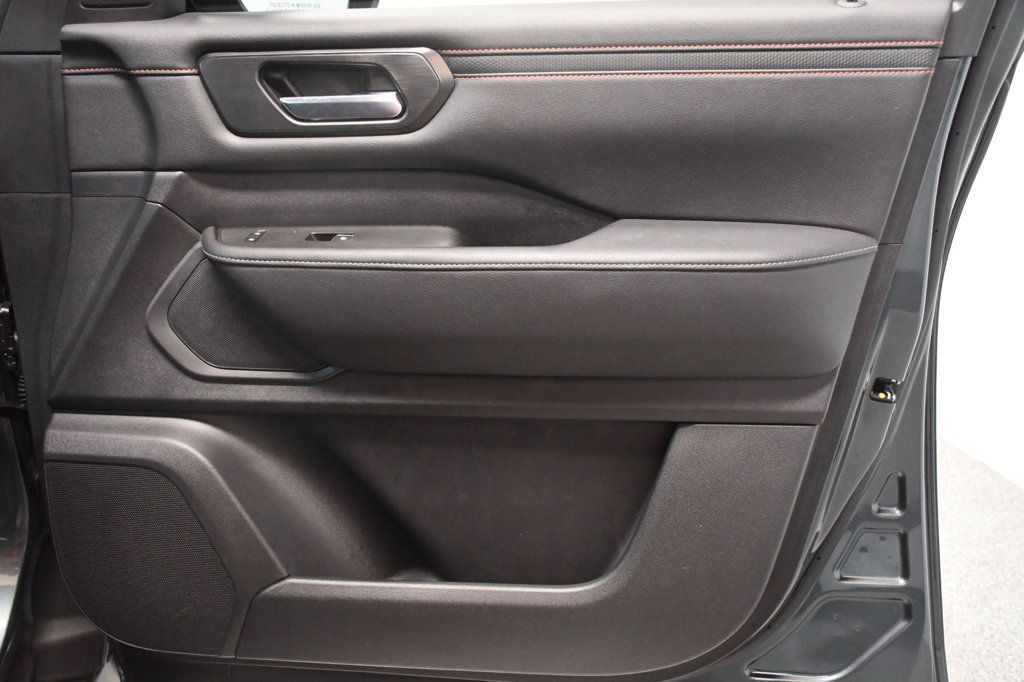 Nissan Armada photo 22