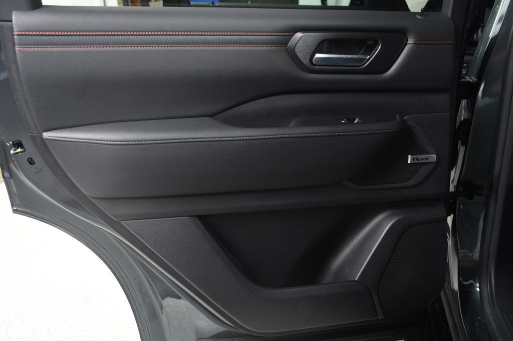 Nissan Armada photo 23