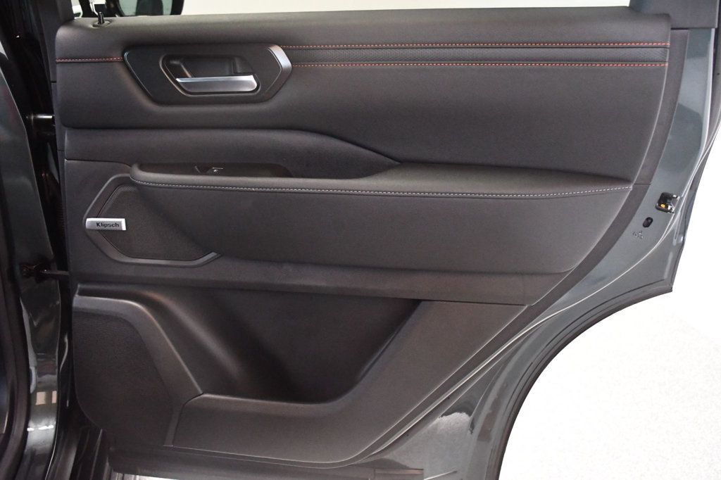 Nissan Armada photo 24