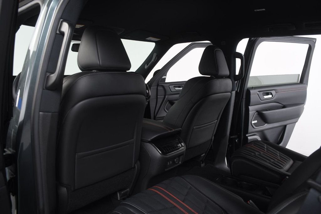 Nissan Armada photo 31
