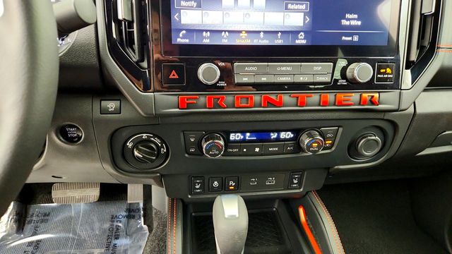 2026 Nissan Frontier Crew Cab 4x4 PRO-4X w/ Convenience Pkg, Tonneau & Step Rails - 23083472 - 16