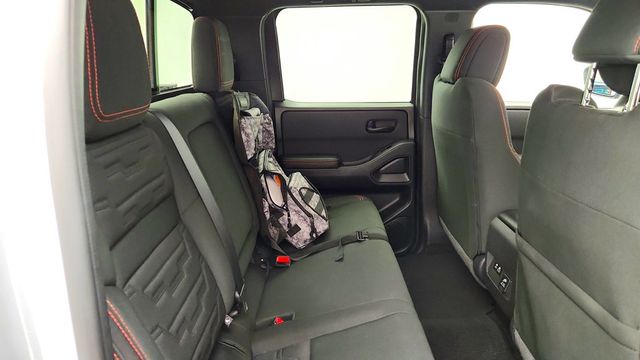 2026 Nissan Frontier Crew Cab 4x4 PRO-4X w/ Convenience Pkg, Tonneau & Step Rails - 23083472 - 21
