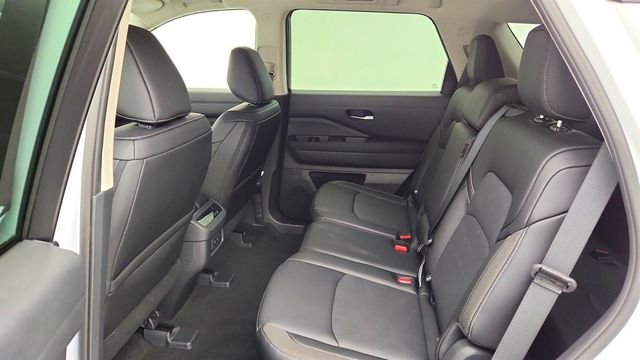 2026 Nissan Pathfinder SL 4WD - 23079265 - 17