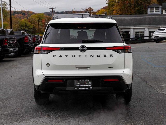 2026 Nissan Pathfinder SV