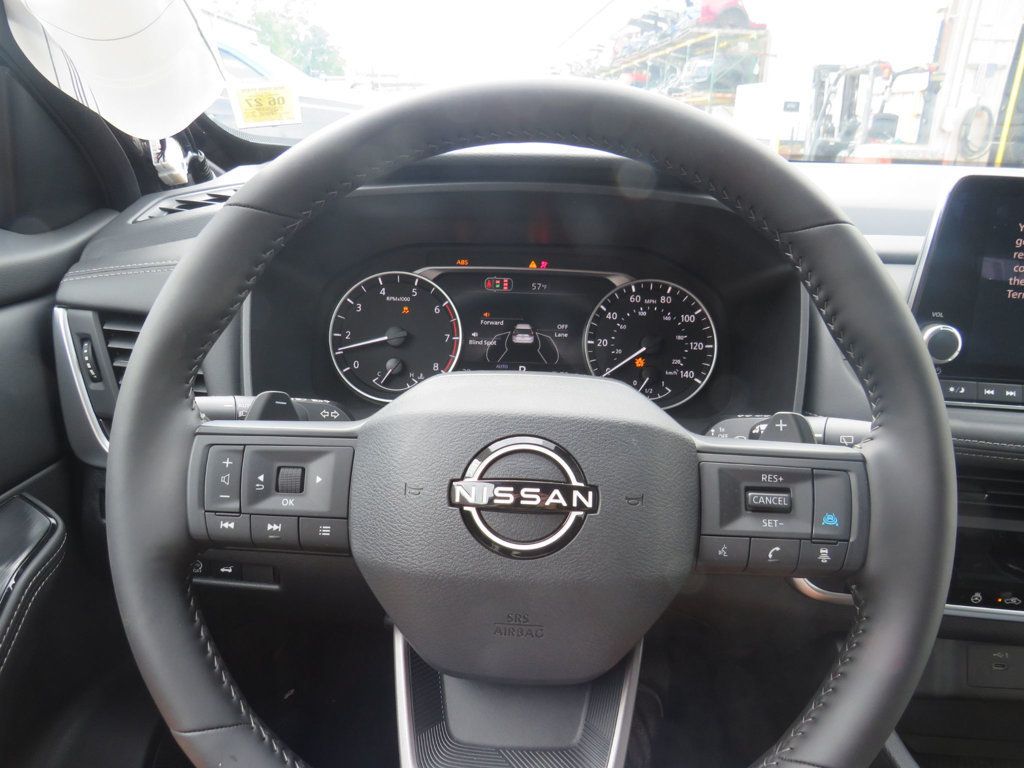 Nissan Rogue photo 11
