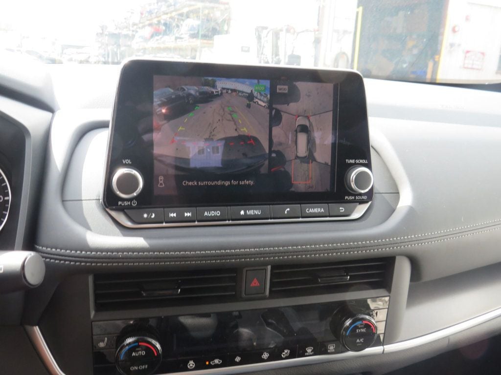 Nissan Rogue photo 13