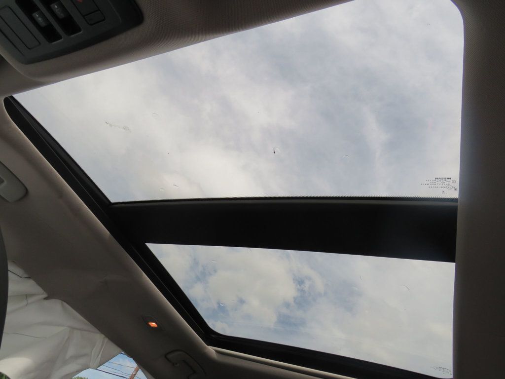 Nissan Rogue photo 17
