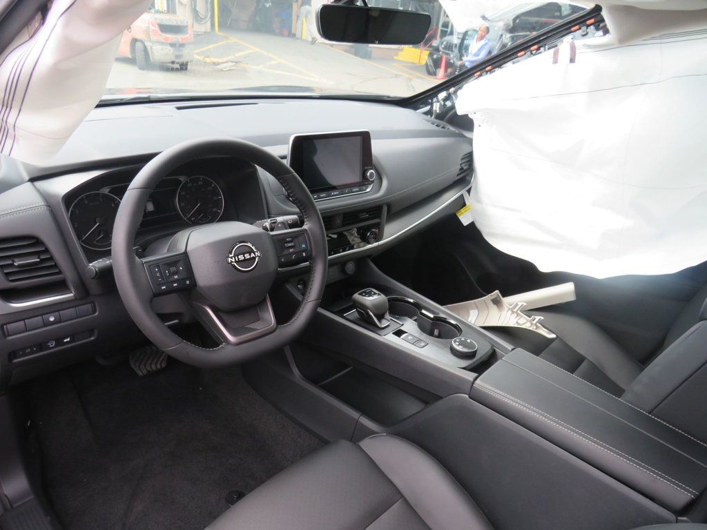 Nissan Rogue photo 9