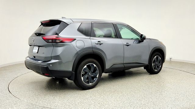 2026 Nissan Rogue AWD SV *Ltd Avail* w/ Cold Weather Package - 23041709 - 4