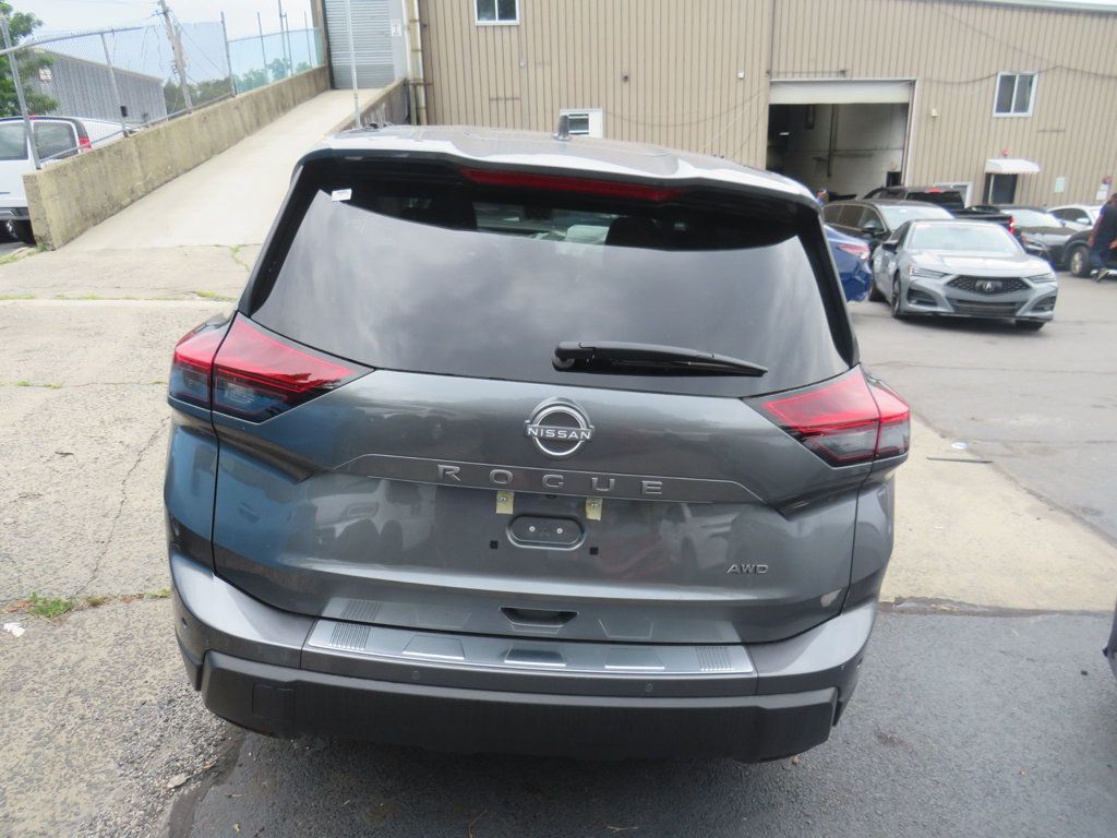 Nissan Rogue photo 5