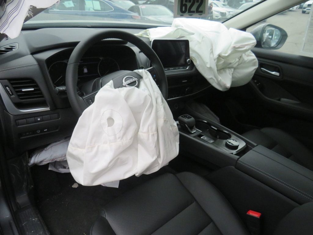 Nissan Rogue photo 8