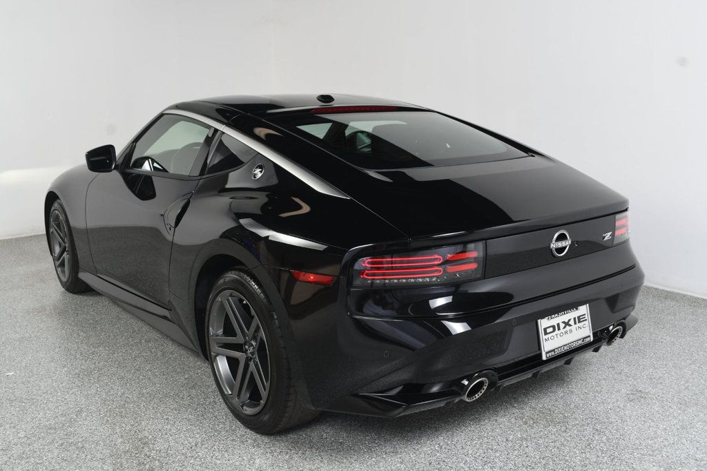 Nissan Z photo 8